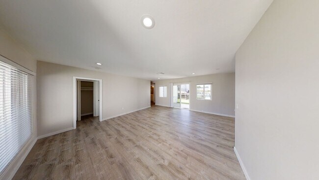 Building Photo - 6252 Mary Ln Dr