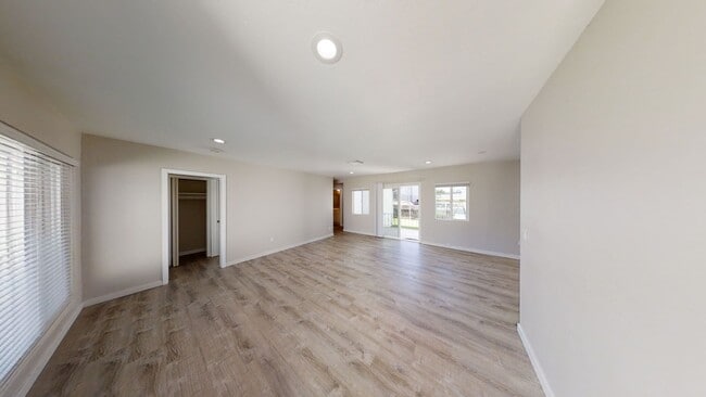 Building Photo - Beautiful 7BD/4BA on Mary