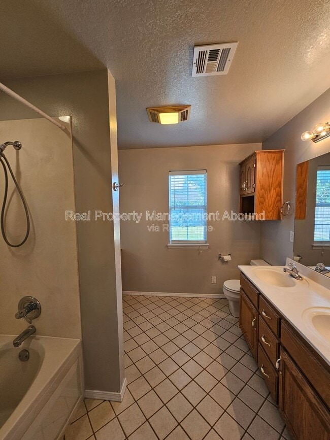 Building Photo - 11003 East 119th St N