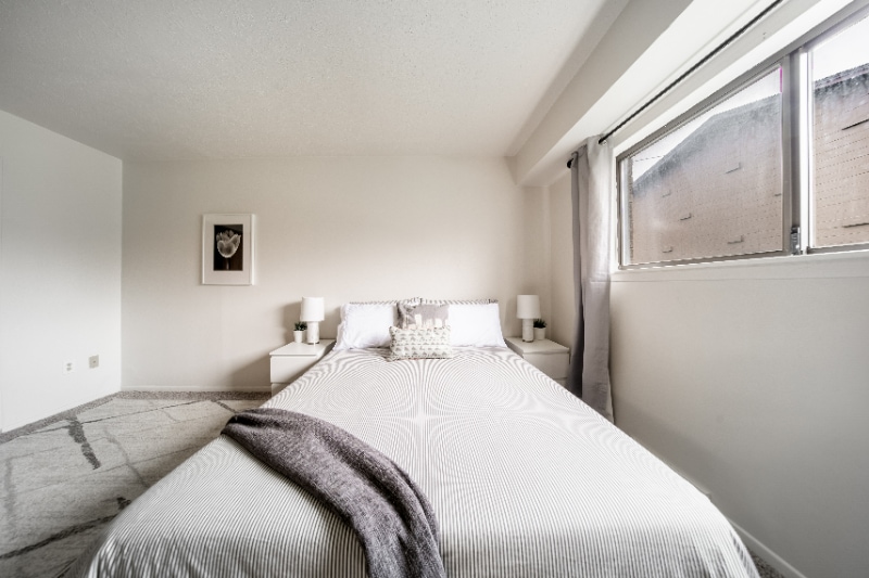 Building Photo - 6615 Center St