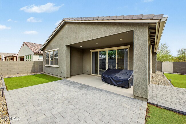 Building Photo - 20398 W Elm Dr