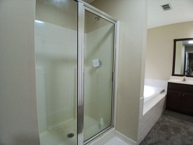 Building Photo - 4761 Habersham Way SE