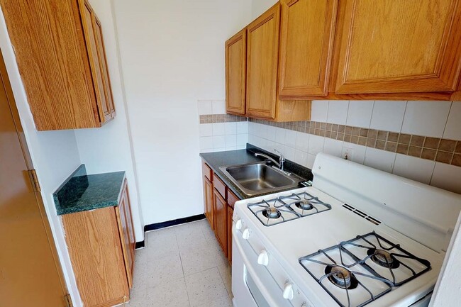 Building Photo - 1440 E. 52nd Street