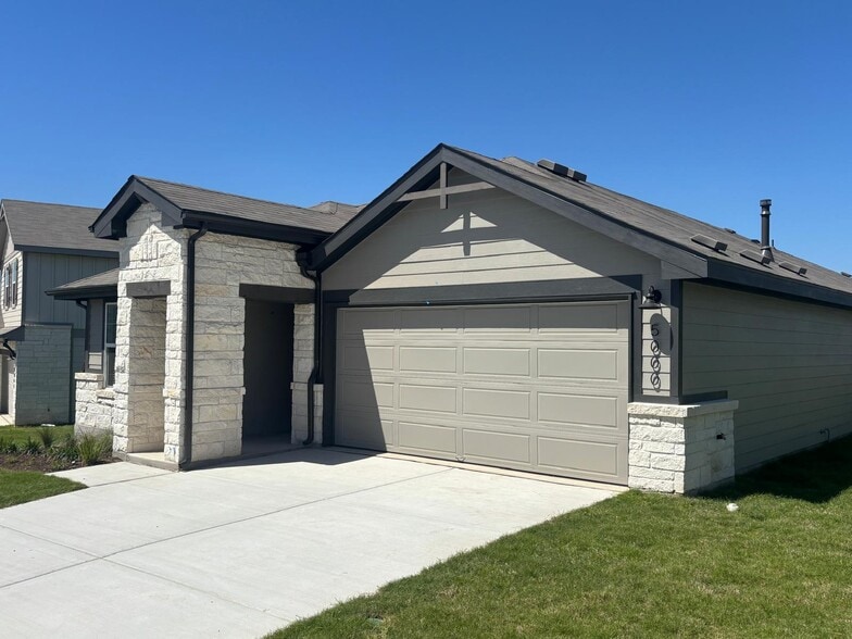 Building Photo - 5000 Stockton Ln