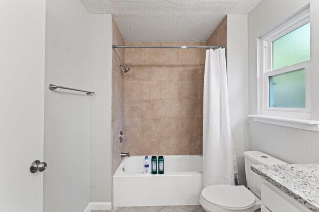 Building Photo - 10383 Chatwood Ct