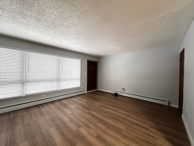 Building Photo - k933w