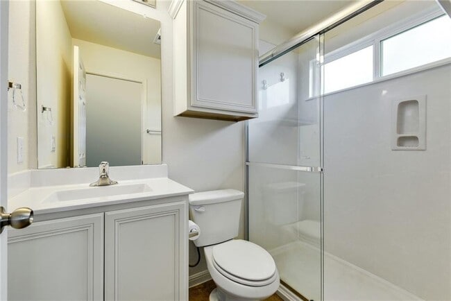 Building Photo - 18316 Mammoth Cave Blvd