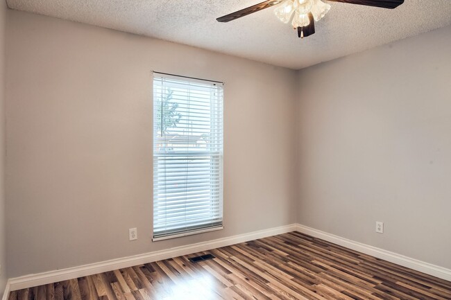 Building Photo - 4 Bedroom Home in Parker