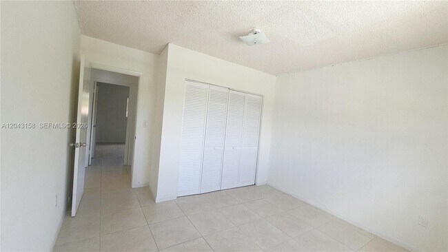 Building Photo - 3519 SW 17th Terrace