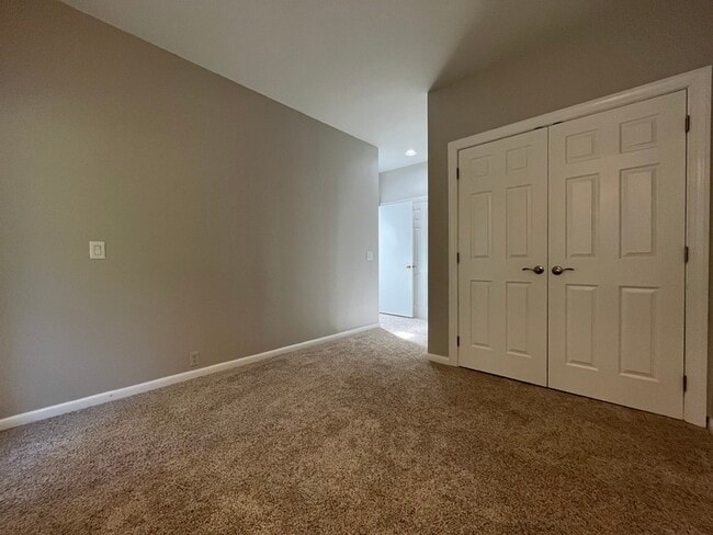 Building Photo - 501 Fenton Pl