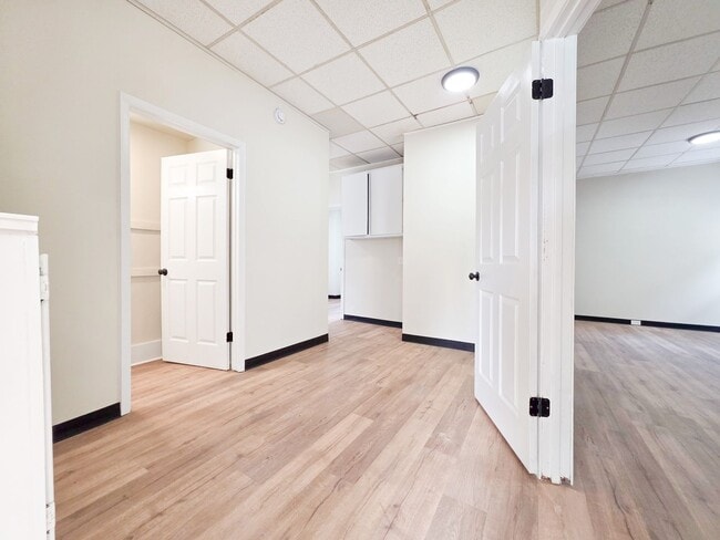 Building Photo - 135 E Main St