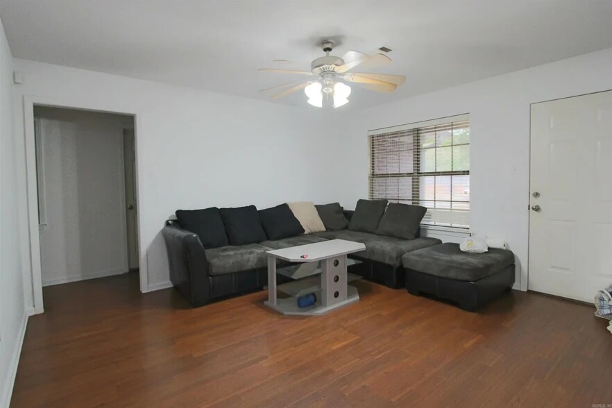 Building Photo - 295 Great Fls
