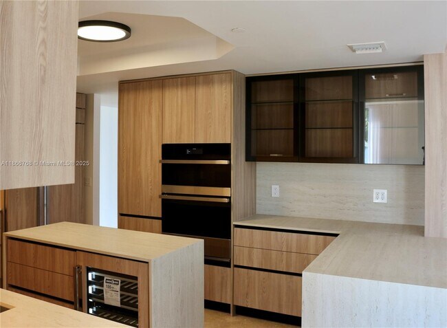 Building Photo - 430 Grand Bay Dr