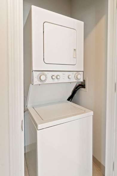 Building Photo - 355 N Jefferson St