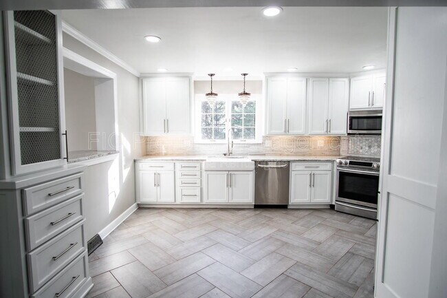 Building Photo - 7205 Canmore Ln NW