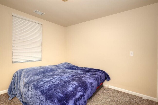 Building Photo - 1230 Dianne Dr