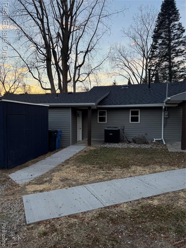 Building Photo - 7889 Chilson Rd