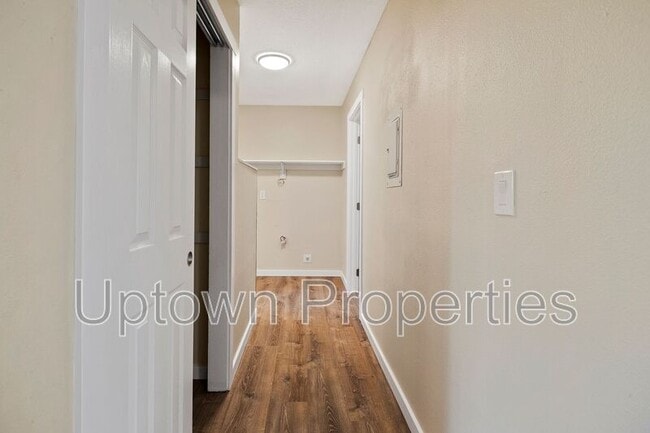 Building Photo - 467 N Adair St