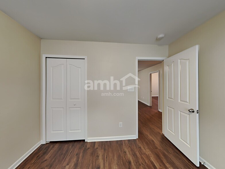 Building Photo - 2411 Cairns Mill Ct