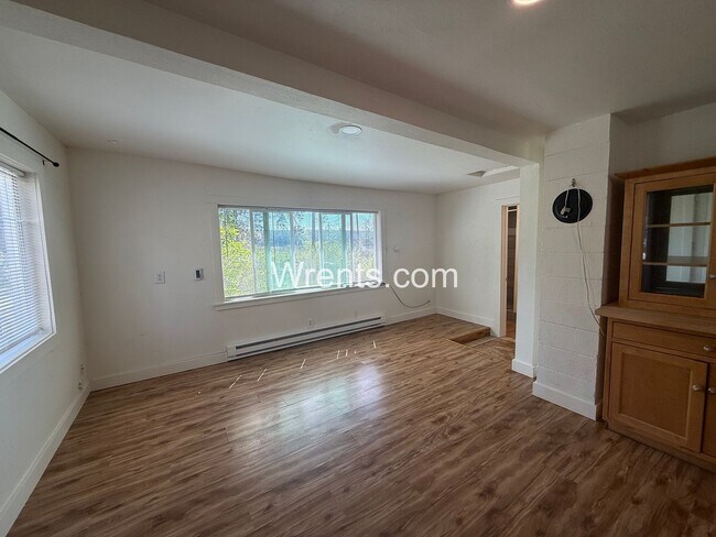 Building Photo - Lakeview Cabin Living – 1 Bed / 1 Bath Retreat on Sprague Lake!