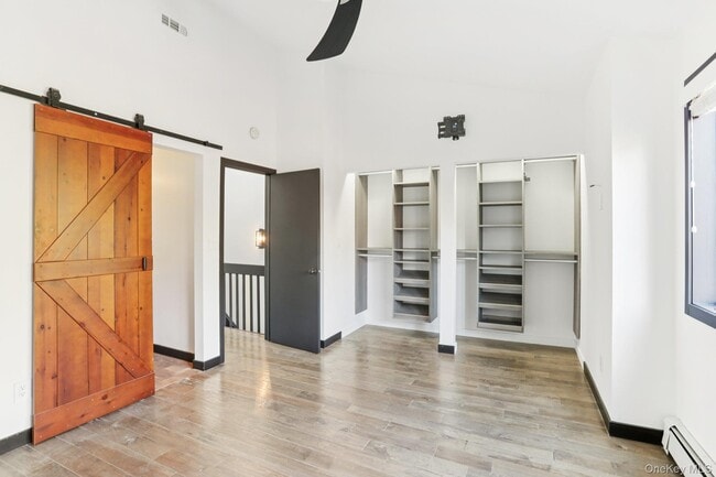 Building Photo - 6 Pheasant Walk