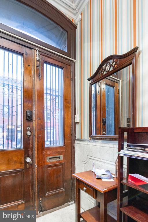 Building Photo - 932 N 5th St