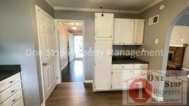 Building Photo - 3 Bedroom, 2 Bathroom in Lee's Summit!