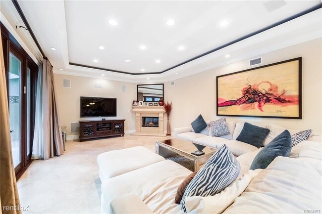 Building Photo - 6 br, 6.5 bath House - 12530 Collins St