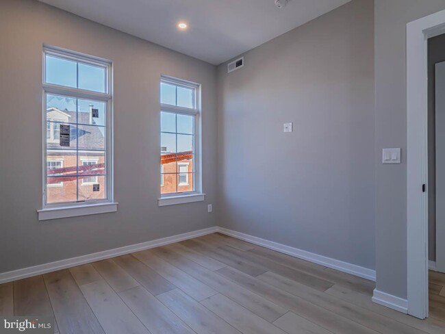 Building Photo - 769 S 10th St