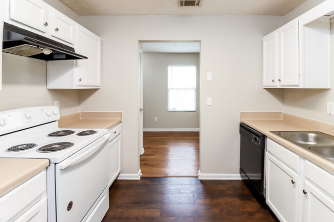 Building Photo - 10944 Big Sky Dr