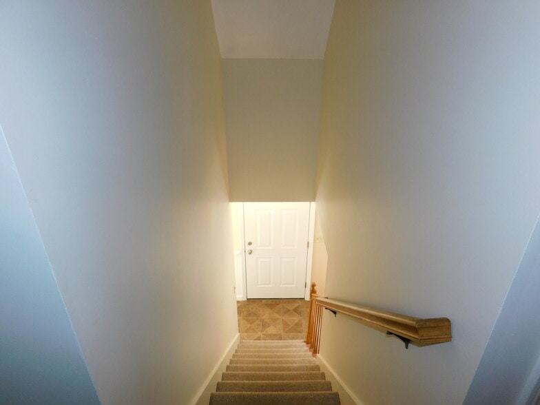 Building Photo - 4 Willow Creek Ln