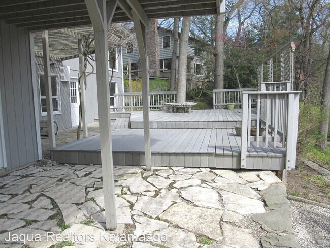 Building Photo - 5 br, 3.5 bath House - 5251 Colony Woods D...