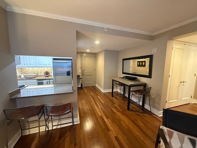 Building Photo - 3 Avery St