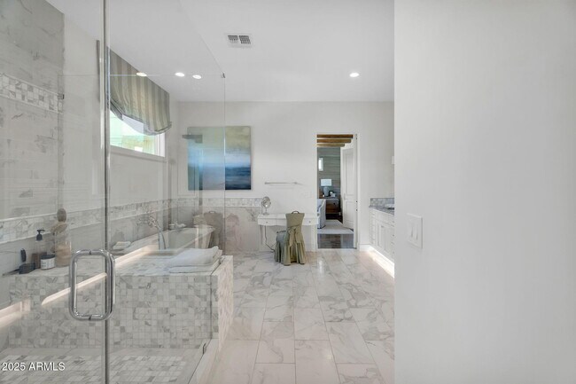 Building Photo - 3507 North 39th Pl