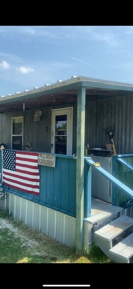 Building Photo - 222 Trailwind St