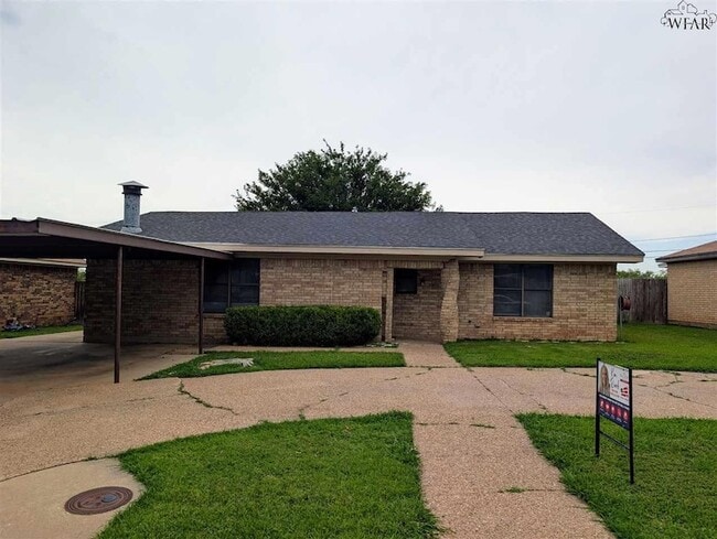 Primary Photo - 2805 S Bandera Dr