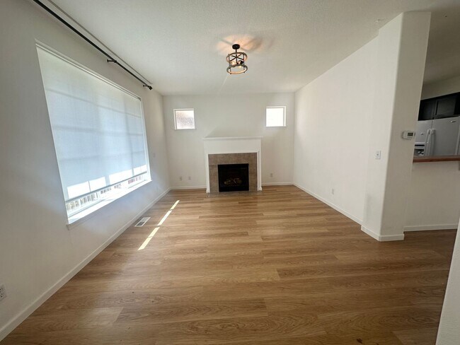 Building Photo - 3 Bedroom Beaverton Home with A/C!