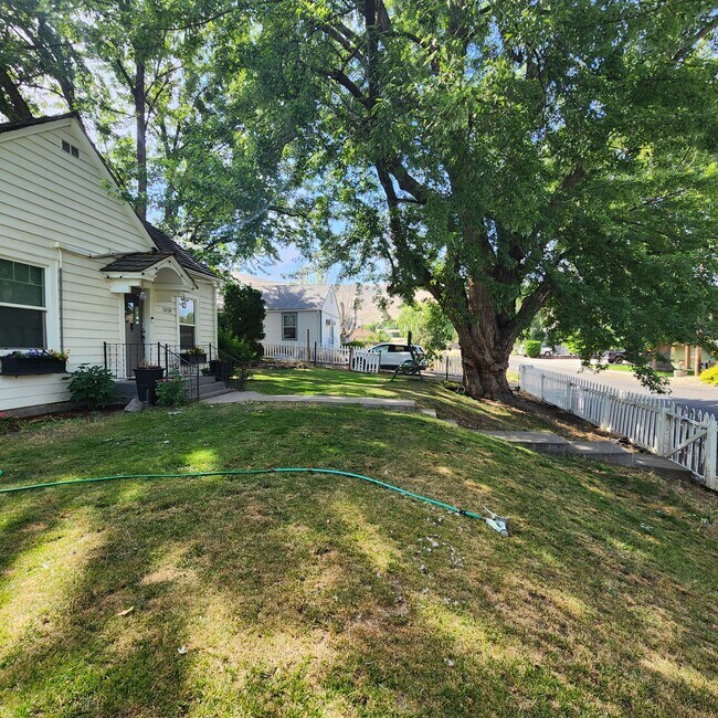 Building Photo - 1018 Court St