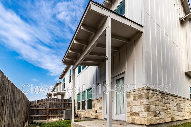 Building Photo - 272 Sapphire Dr