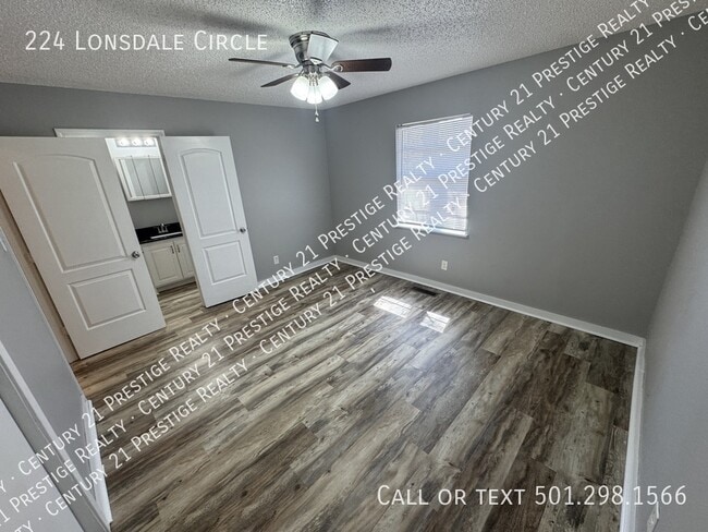 Building Photo - 224 Lonsdale Cir