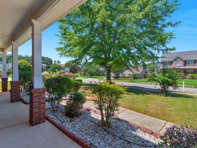 Building Photo - 362 Interlake