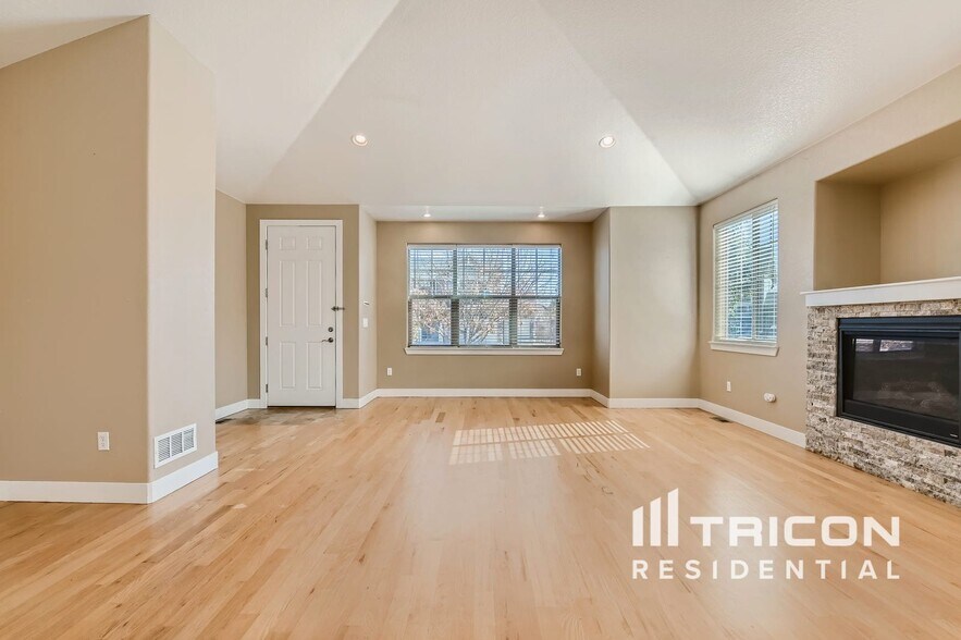 Building Photo - 10551 Xanadu St