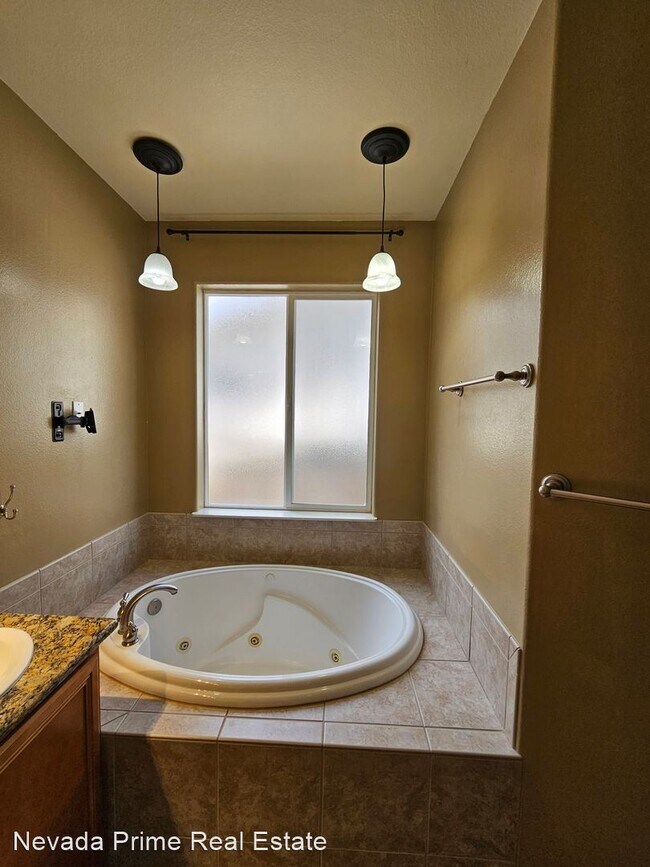 Building Photo - 3 br, 2 bath House - 565 Grey Eagle Lane