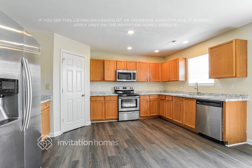 Building Photo - 9427 Bayview Pkwy