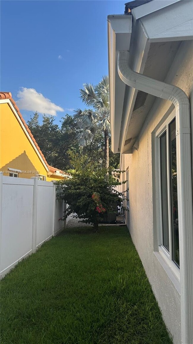 Building Photo - 13411 SW 17th Ct