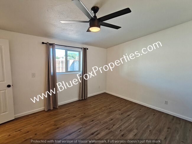 Building Photo - 3310 W Calle Toronja