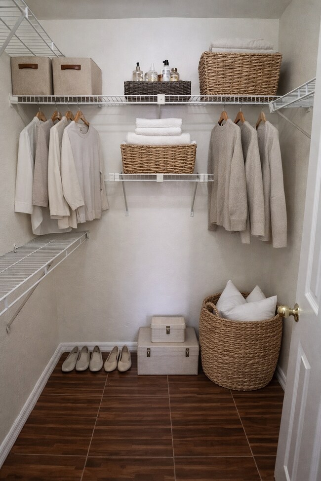 Building Photo - Beautiful Remodeled 1/1 Condo x Rent @ Winter Park in front of Full Sail.