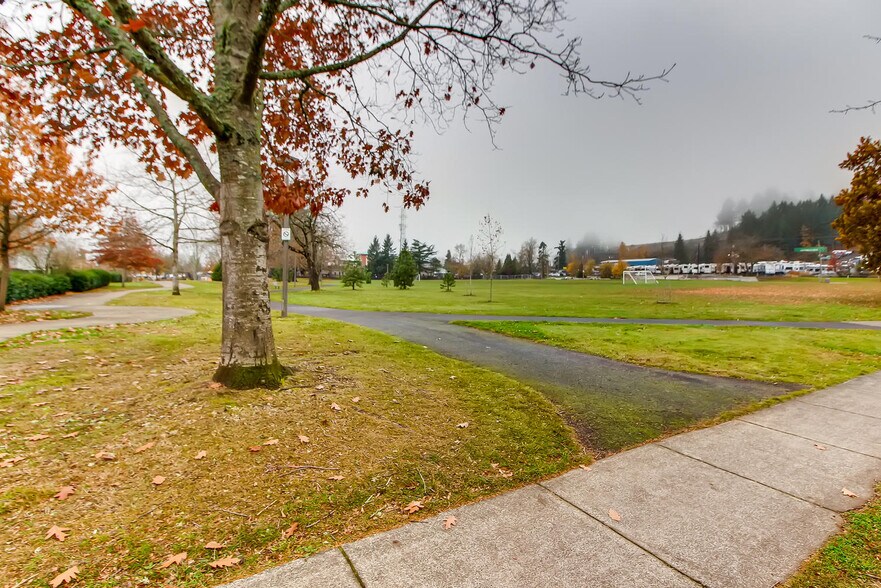 Primary Photo - 3840 SE 102nd Ave