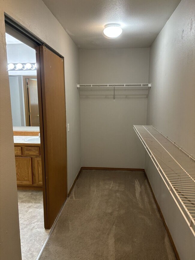 Building Photo - Stunning 3-Bedroom Home in Puyallup's Silver Pointe For Rent!