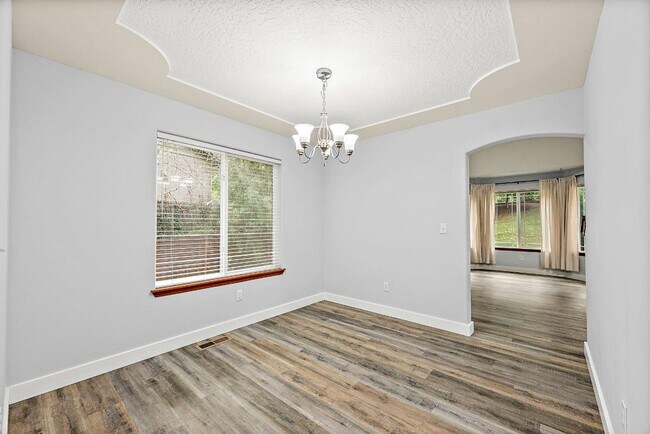 Building Photo - Spacious 3-Bed Home w/ AC, RV Parking & Hu...